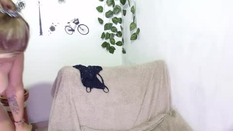 SAMIRA online show from 12/24/24, 11:28