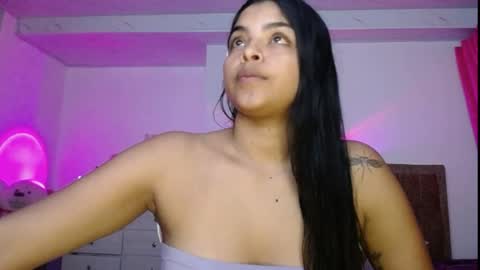 Snapshot of samirabunny_222 chatting on 04/22/26, 03:09 Danna dulce online show from 04/22/26, 03:09