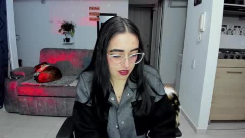 Snapshot of samismith77 chatting on 10/03/25, 02:08 SARA online show from 10/03/25, 02:08