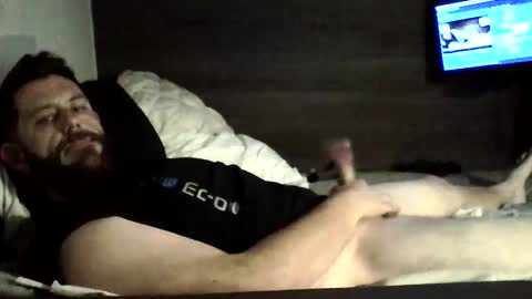 Snapshot of samlorenzofficial chatting on 10/11/25, 05:00 SingleNBored online show from 10/11/25, 05:00