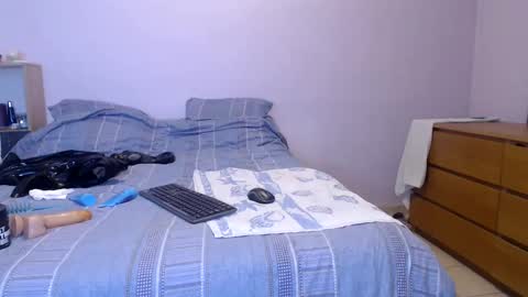 Snapshot of samlove502 chatting on 12/30/24, 09:19 samlove online show from 12/30/24, 09:19