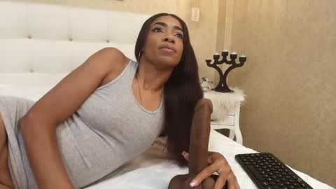 Samantha online show from 04/23/26, 08:22