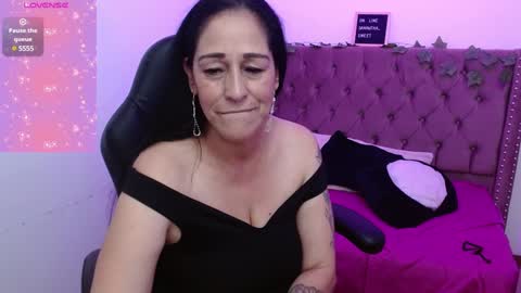 Snapshot of sammantha_sweet chatting on 12/06/24, 12:23 Samantha online show from 12/06/24, 12:23