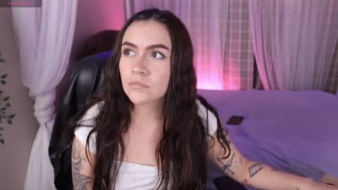 Snapshot of sammy_jones__ chatting on 12/15/25, 05:34 Sammy online show from 12/15/25, 05:34