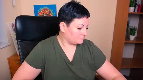 Snapshot of sammy_playful chatting on 02/18/25, 11:08 sammy online show from 02/18/25, 11:08