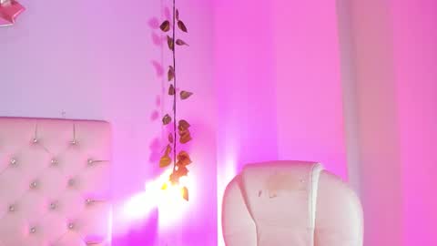 Snapshot of sammy_scott1 chatting on 11/08/25, 06:46 Samantha online show from 11/08/25, 06:46