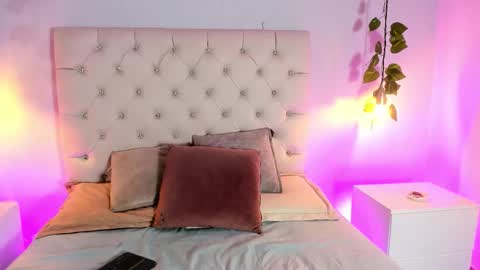 Snapshot of sammy_scott1 chatting on 12/05/25, 05:27 Samantha online show from 12/05/25, 05:27