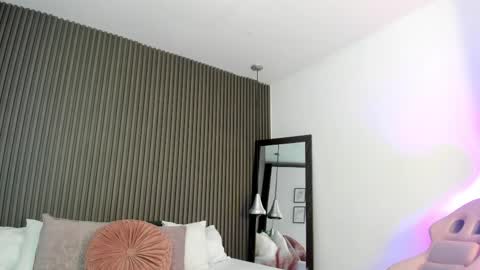 Axel online show from 09/28/25, 08:47