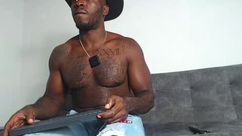 Snapshot of samsondauda chatting on 01/15/25, 05:08 samson dauda online show from 01/15/25, 05:08