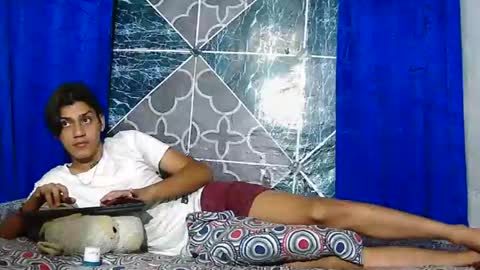 Snapshot of samuel_sincee chatting on 11/27/25, 06:04 Samuel Sincee online show from 11/27/25, 06:04