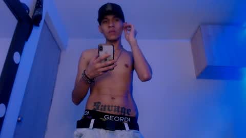   online show from 01/08/25, 08:49