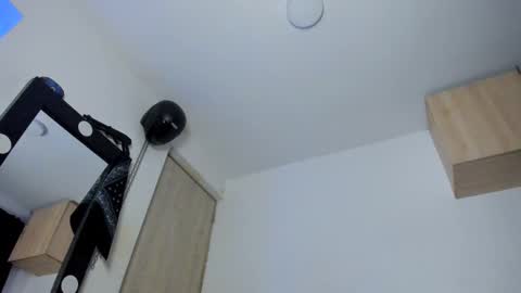   online show from 11/26/25, 05:19