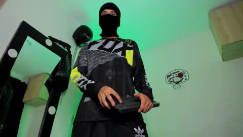 Snapshot of samuel_suarez chatting on 01/15/26, 02:16 online show from 01/15/26, 02:16