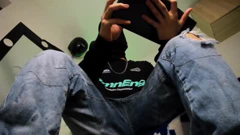 Snapshot of samuel_suarez chatting on 02/20/26, 06:26 online show from 02/20/26, 06:26