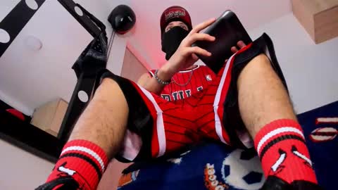 Snapshot of samuel_suarez chatting on 02/25/26, 03:27 online show from 02/25/26, 03:27