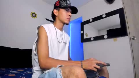 Snapshot of samuel_suarez chatting on 03/22/26, 04:38 online show from 03/22/26, 04:38