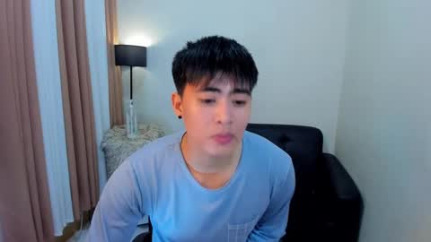 Snapshot of samuelangelo chatting on 12/18/24, 05:10 Sam online show from 12/18/24, 05:10