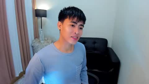 Snapshot of samuelangelo chatting on 12/18/24, 08:14 Sam online show from 12/18/24, 08:14