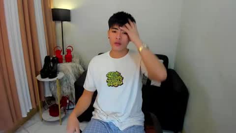 Snapshot of samuelangelo chatting on 12/20/24, 11:00 Sam online show from 12/20/24, 11:00