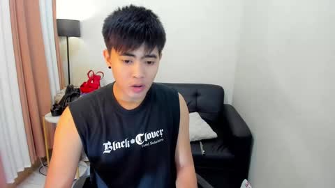 Snapshot of samuelangelo chatting on 12/25/24, 06:30 Sam online show from 12/25/24, 06:30