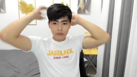 Snapshot of samuelangelo chatting on 02/23/25, 06:49 Sam online show from 02/23/25, 06:49