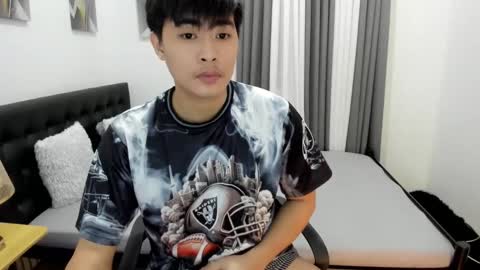 Snapshot of samuelangelo chatting on 10/10/25, 10:20 Sam online show from 10/10/25, 10:20