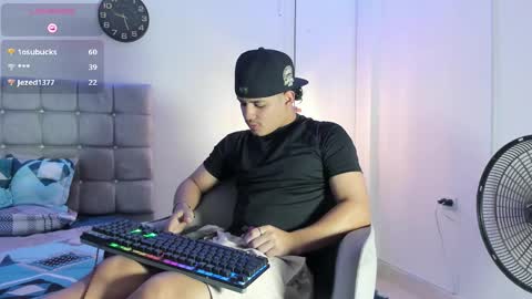 Snapshot of samxx_muscle chatting on 09/14/25, 02:38 samxx_muscle online show from 09/14/25, 02:38