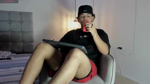 Snapshot of samxx_muscle chatting on 10/01/25, 03:07 samxx_muscle online show from 10/01/25, 03:07