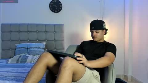Snapshot of samxx_muscle chatting on 10/09/25, 02:04 samxx_muscle online show from 10/09/25, 02:04