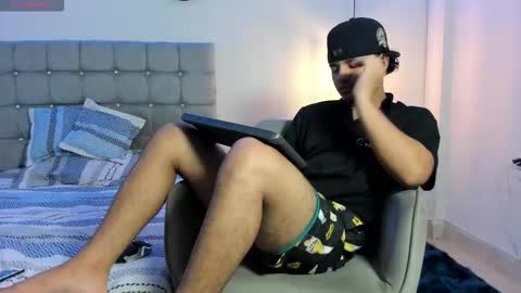 Snapshot of samxx_muscle chatting on 10/10/25, 01:54 samxx_muscle online show from 10/10/25, 01:54