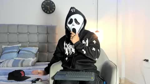 Snapshot of samxx_muscle chatting on 10/17/25, 03:47 samxx_muscle online show from 10/17/25, 03:47