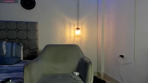 Snapshot of samxx_muscle chatting on 10/18/25, 01:01 samxx_muscle online show from 10/18/25, 01:01