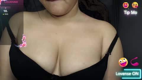 Snapshot of samy_collen_v chatting on 04/27/26, 01:09 Samy online show from 04/27/26, 01:09