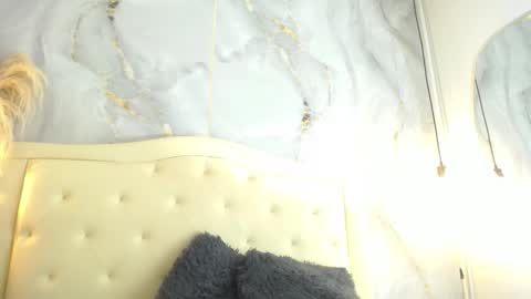 Snapshot of samy_moore14 chatting on 12/14/25, 01:16 S A M A N T H A online show from 12/14/25, 01:16