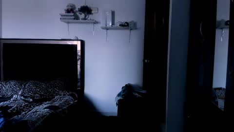 Snapshot of samykiss chatting on 01/10/25, 07:00 SamyHolbrook online show from 01/10/25, 07:00
