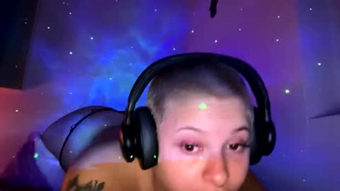 Samymoon online show from 12/19/25, 12:06