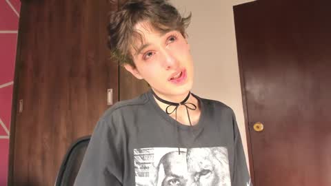 Snapshot of san_love_kh chatting on 12/03/24, 01:32 online show from 12/03/24, 01:32