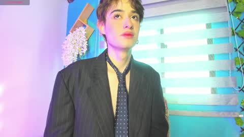 Snapshot of san_love_kh chatting on 12/14/24, 01:38 online show from 12/14/24, 01:38