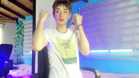 Snapshot of san_love_kh chatting on 01/11/25, 01:22 online show from 01/11/25, 01:22