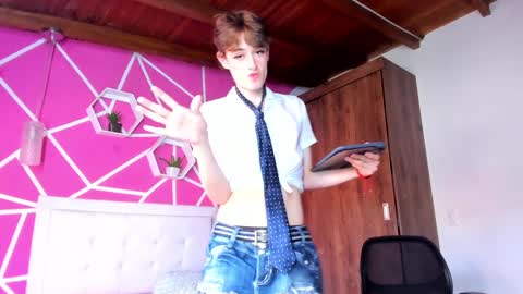 Snapshot of san_love_kh chatting on 01/25/25, 08:10 online show from 01/25/25, 08:10