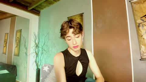 Snapshot of san_love_kh chatting on 02/03/25, 01:30 online show from 02/03/25, 01:30