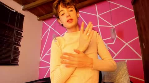 Snapshot of san_love_kh chatting on 02/15/25, 11:25 online show from 02/15/25, 11:25