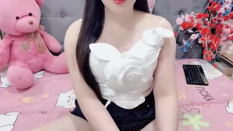 sanami_sian_ online show from 11/04/25, 03:16