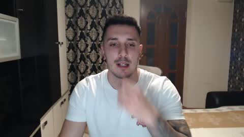 Snapshot of sanchezerik4 chatting on 02/25/25, 04:10 Sanchez Erik online show from 02/25/25, 04:10