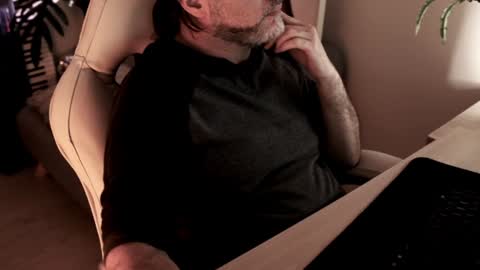 Sanders online show from 12/29/24, 01:56