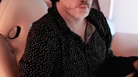 Sanders online show from 01/19/25, 02:04