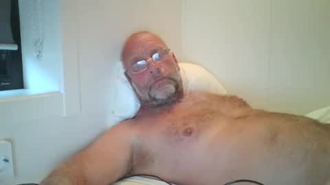 sandnesrune523 online show from 09/17/25, 05:09