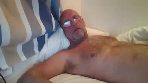 sandnesrune523 online show from 10/18/25, 09:04