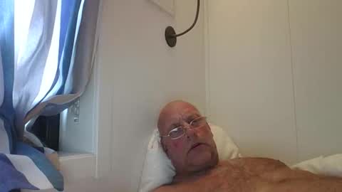 sandnesrune523 online show from 11/10/25, 11:31