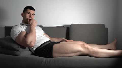 Snapshot of sandow_ chatting on 07/22/26, 05:38 Sandow online show from 07/22/26, 05:38